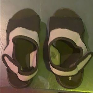 Boys sandals size 11